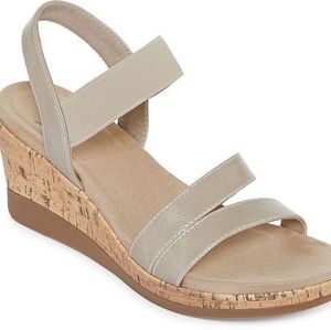 Yuu Gardeniah Womens Sandals